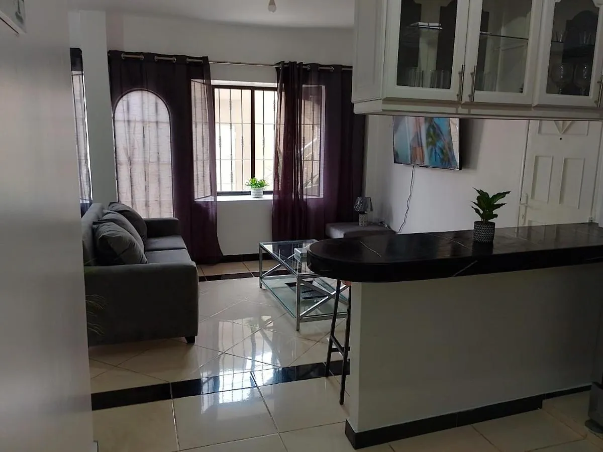 Comfortable 3-Bedroom Apartment, Close To The American Consulate Guayaquil