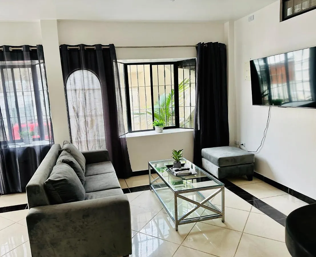 Guest house Comfortable 3-Bedroom Apartment, Close To The American Consulate Guayaquil